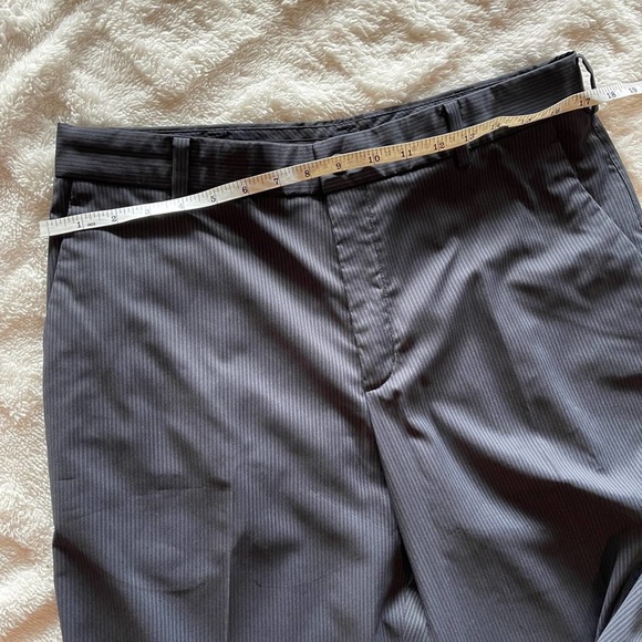 Nike black pinstripe flat front golf pants size 32x31 1/2 - Picture 6 of 13